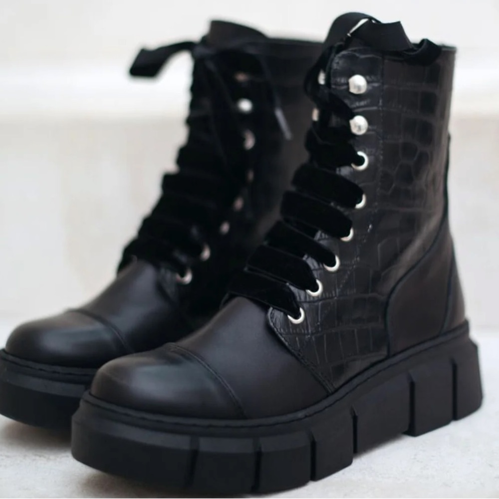Alohas Can Can Croco boot